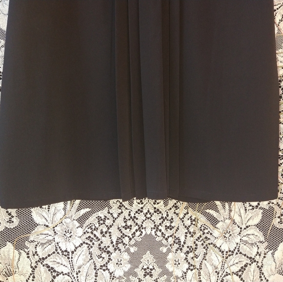 Susan Graver black button dress short sleeve front and back knife pleats collar - Picture 7 of 7